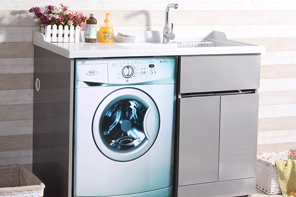 滚筒洗衣机有电有时转有时停是怎么回事？